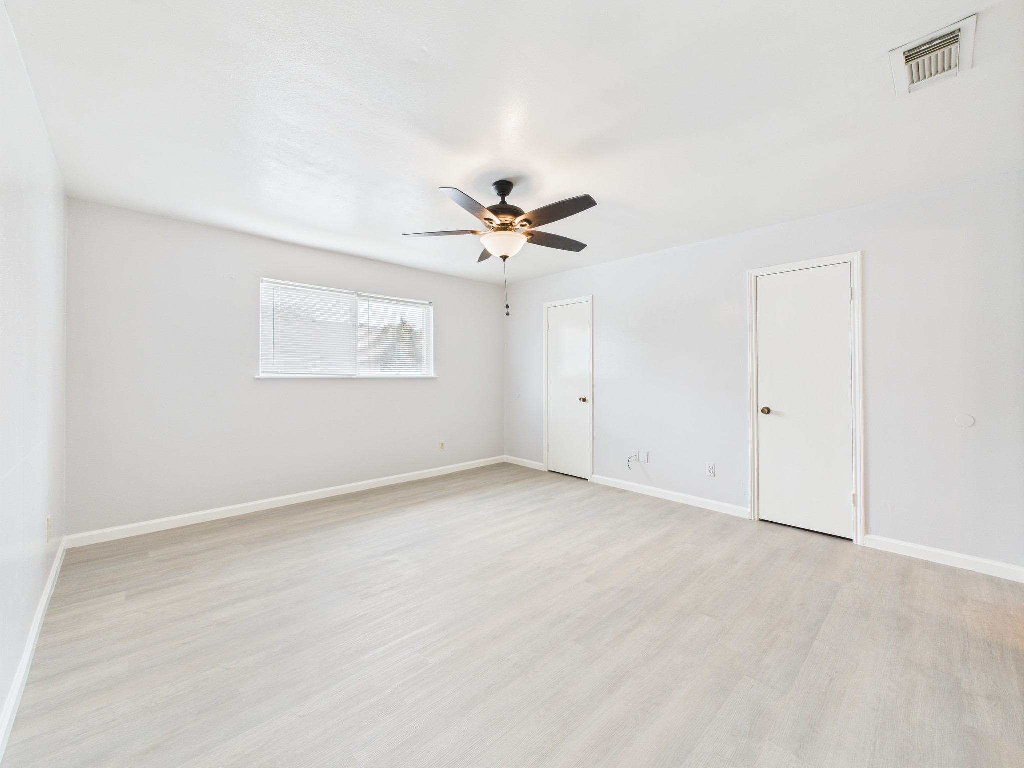 9409 Fondren Road Property Photo 18