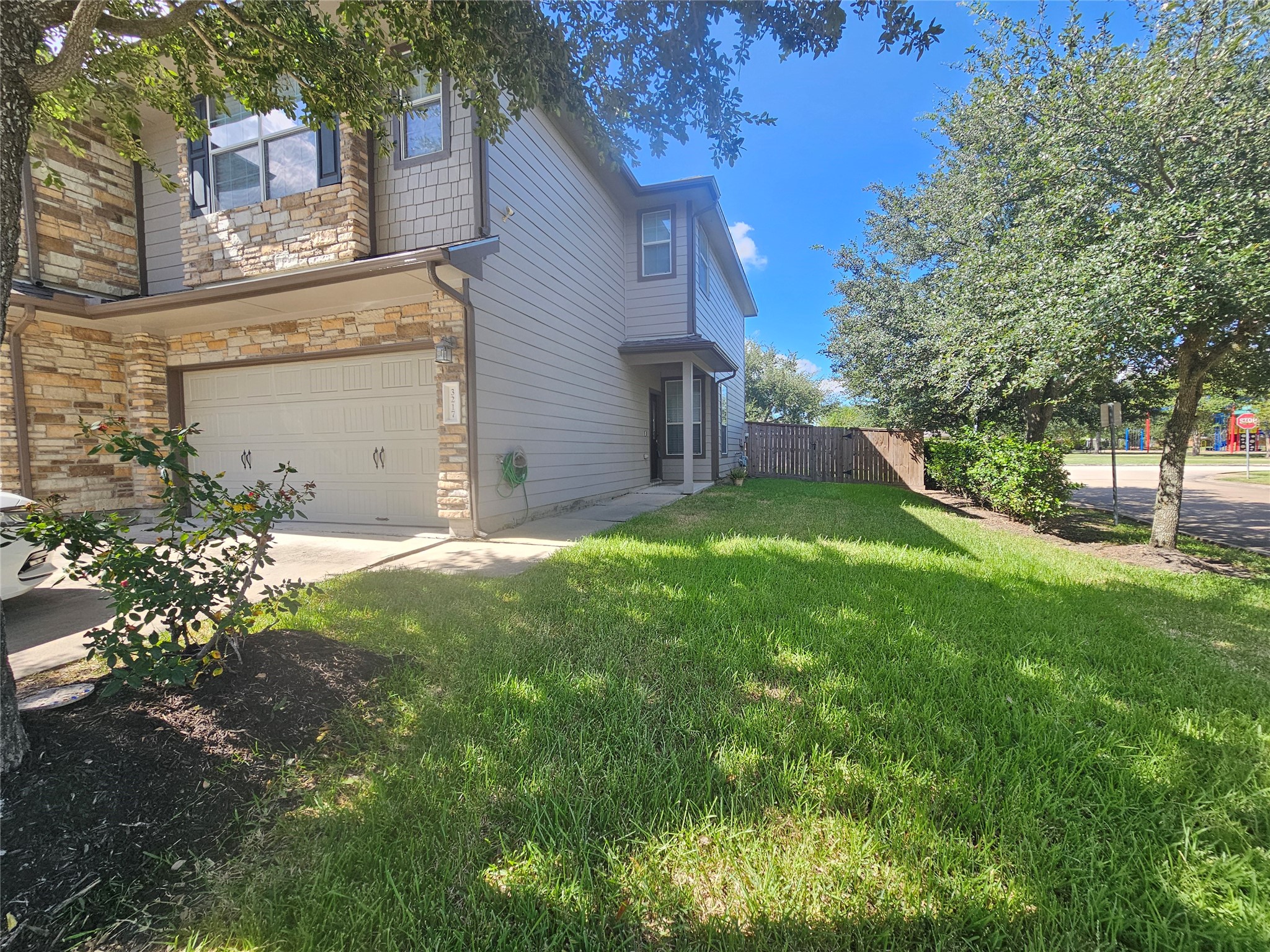 3217 Victorian Manor Property Photo 1