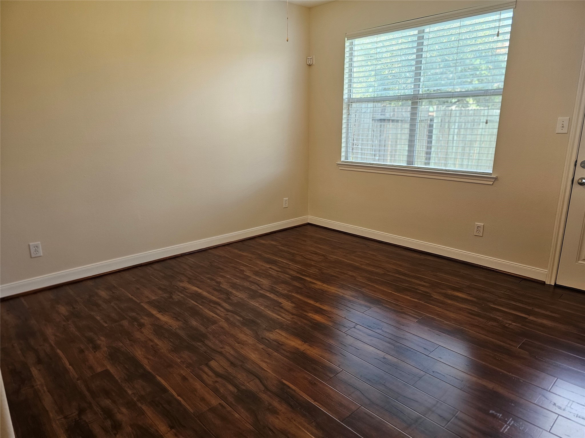 3217 Victorian Manor Property Photo 10