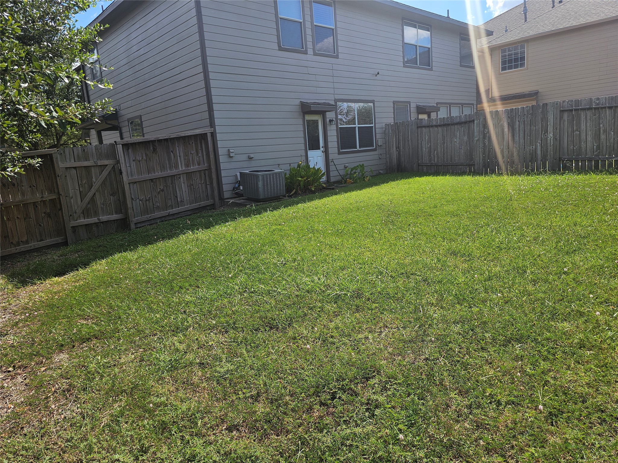 3217 Victorian Manor Property Photo 12