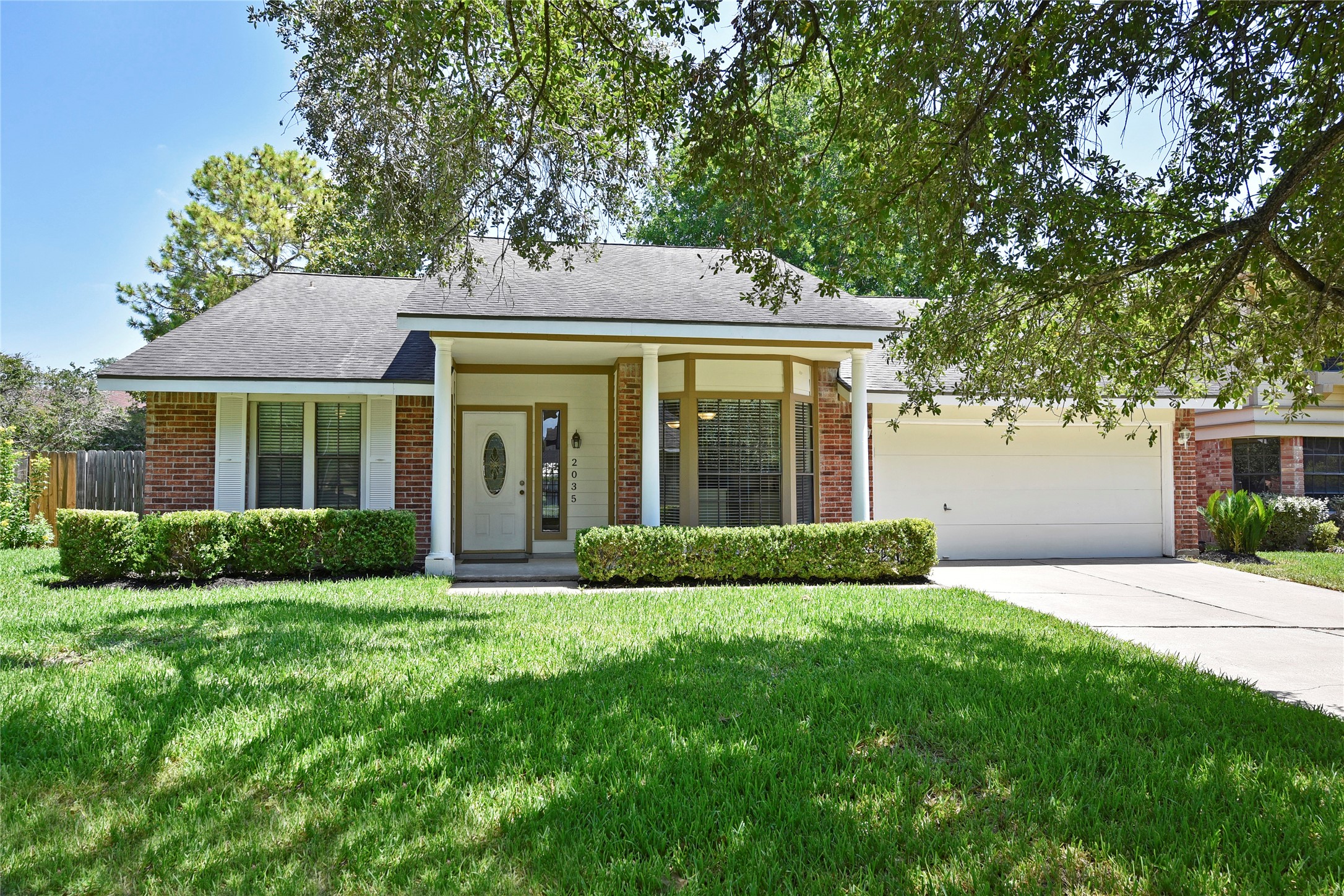 2035 Shorewood Lane Property Photo 1