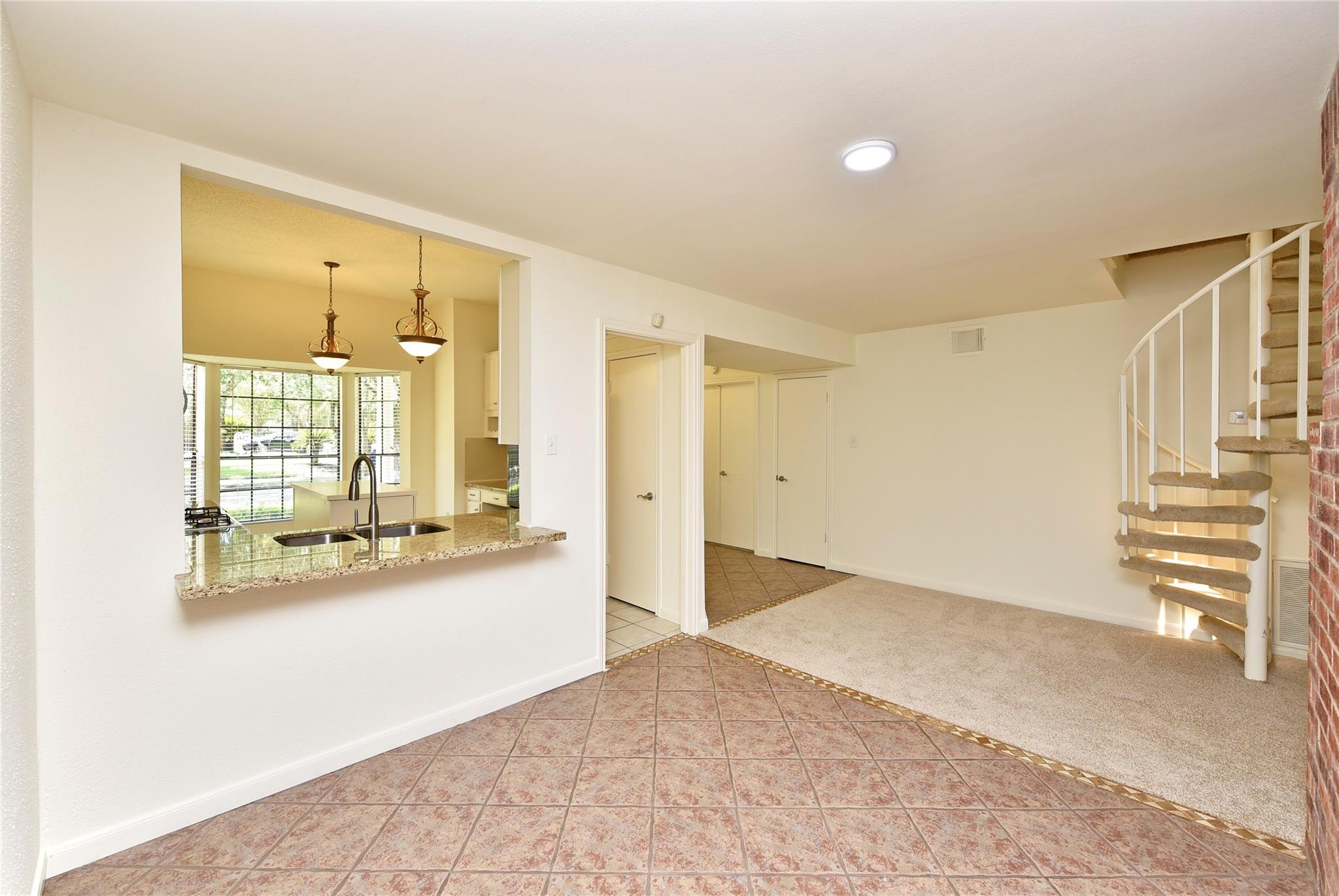 2035 Shorewood Lane Property Photo 9
