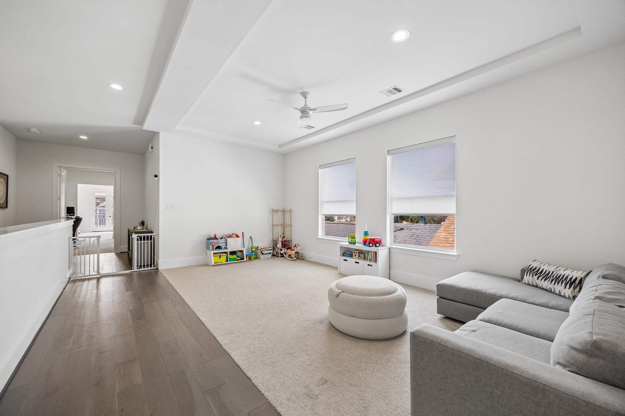 541 W 27th Street Property Photo 15