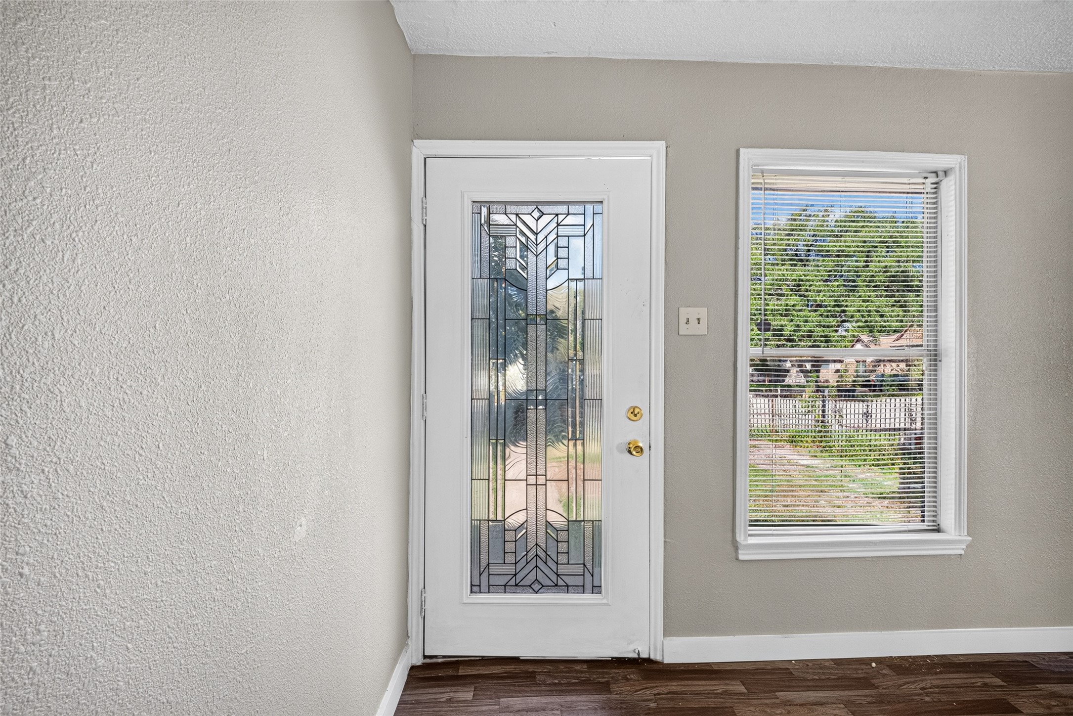 216 Eastway Street Property Photo 6