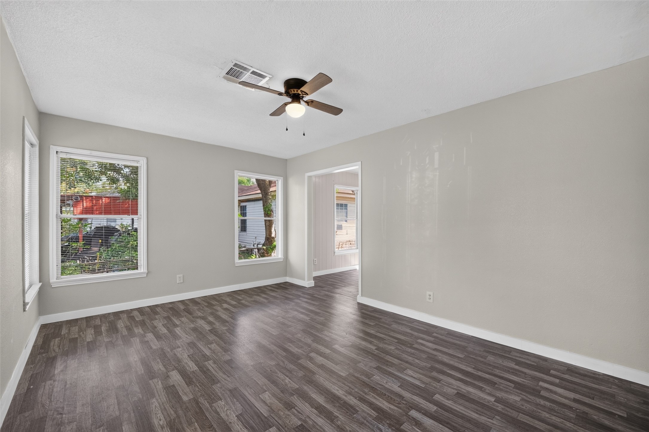 216 Eastway Street Property Photo 7