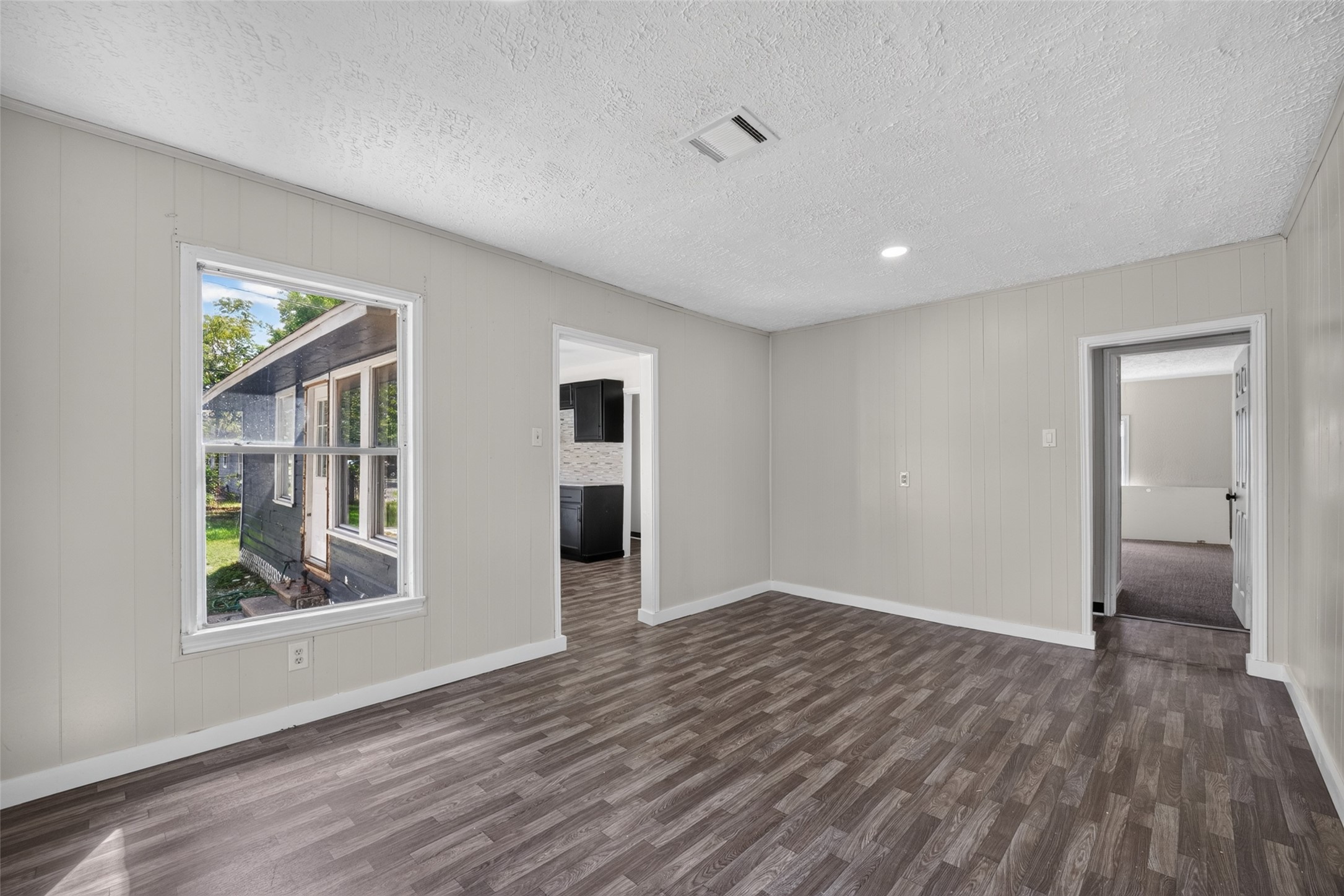 216 Eastway Street Property Photo 14