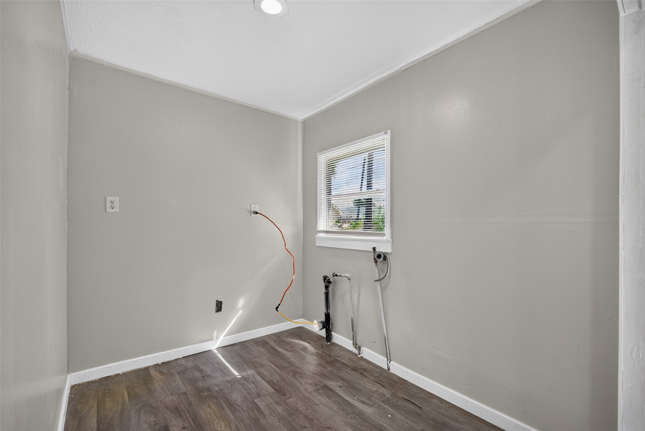 216 Eastway Street Property Photo 22