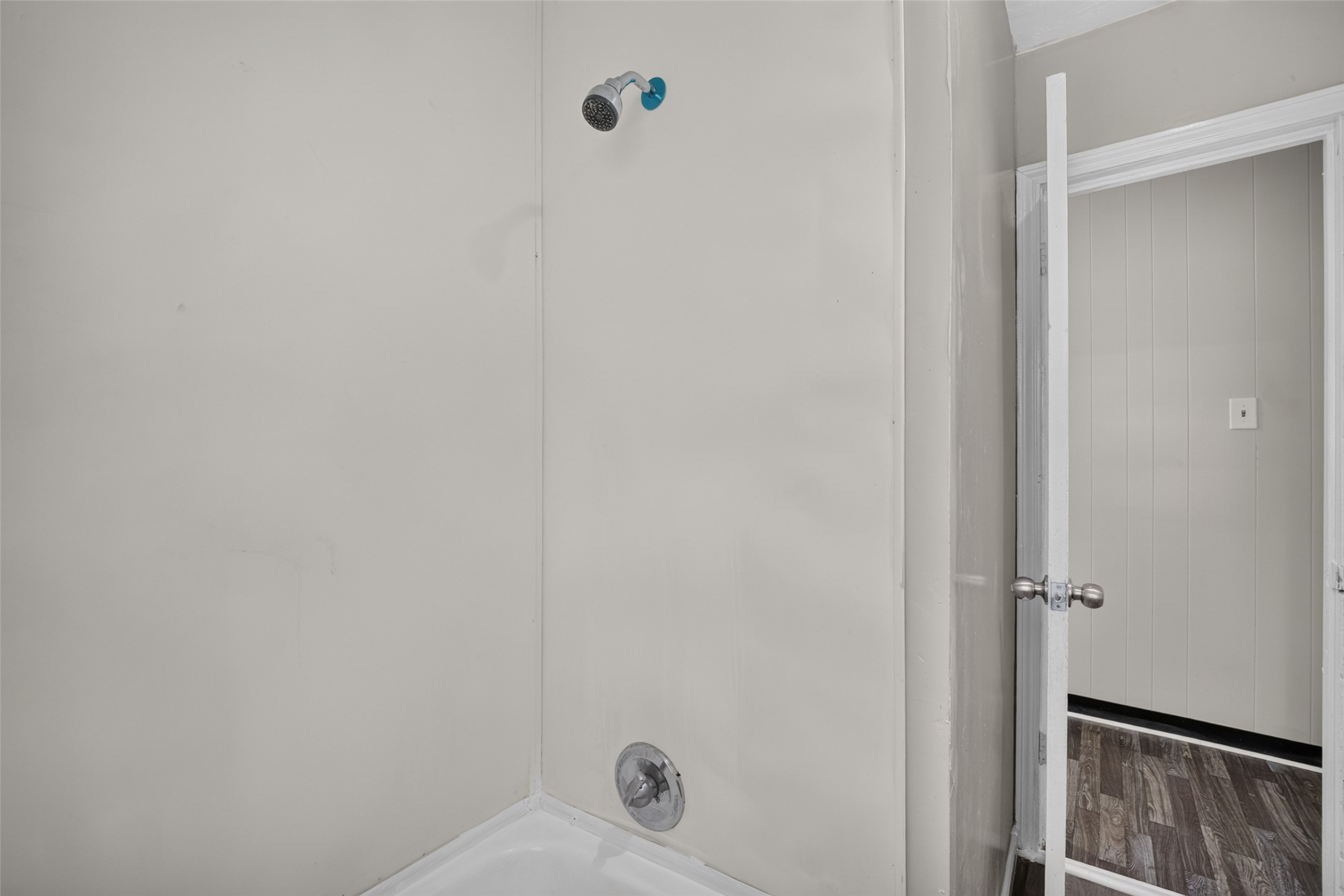 216 Eastway Street Property Photo 30