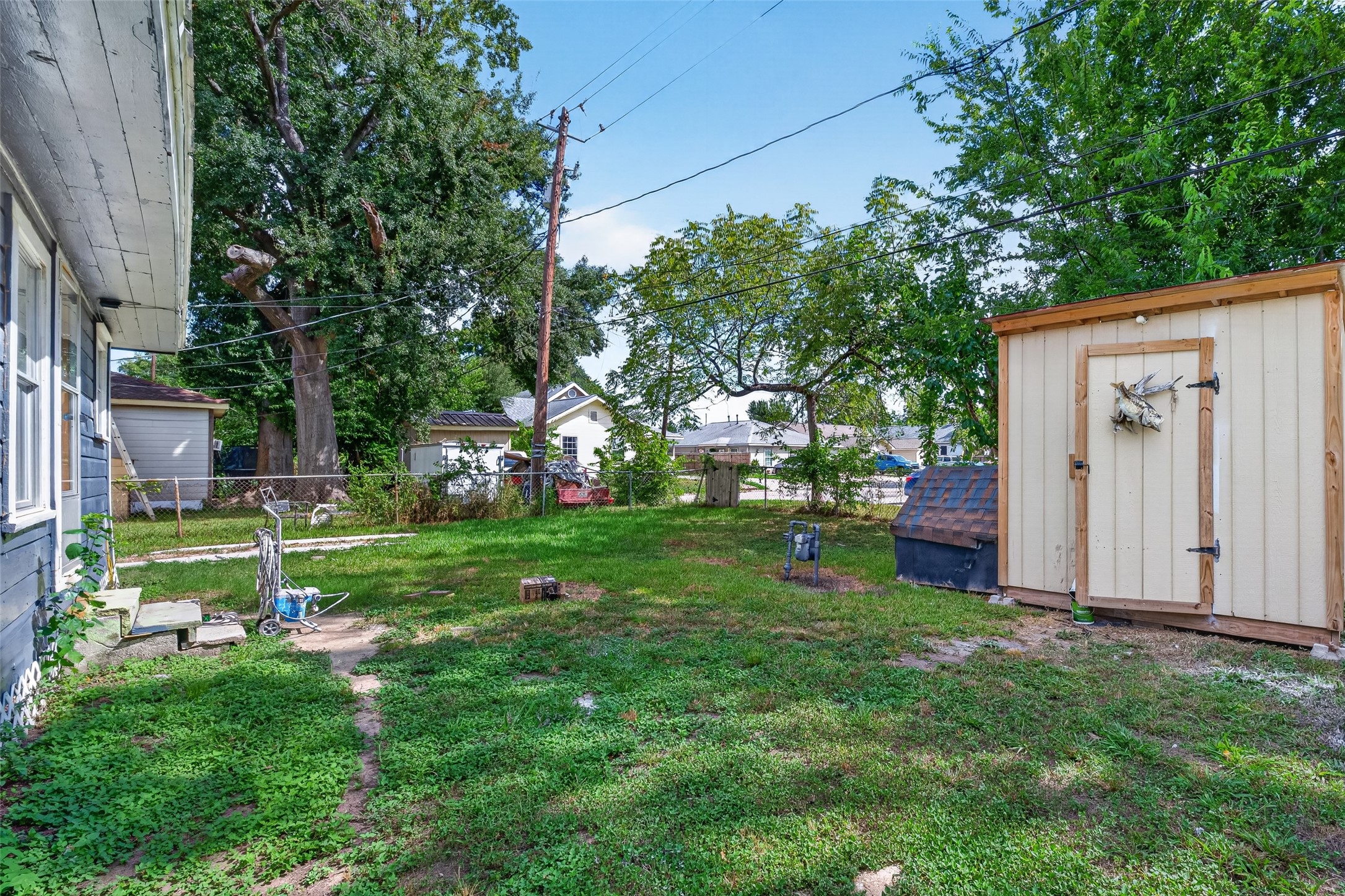 216 Eastway Street Property Photo 39