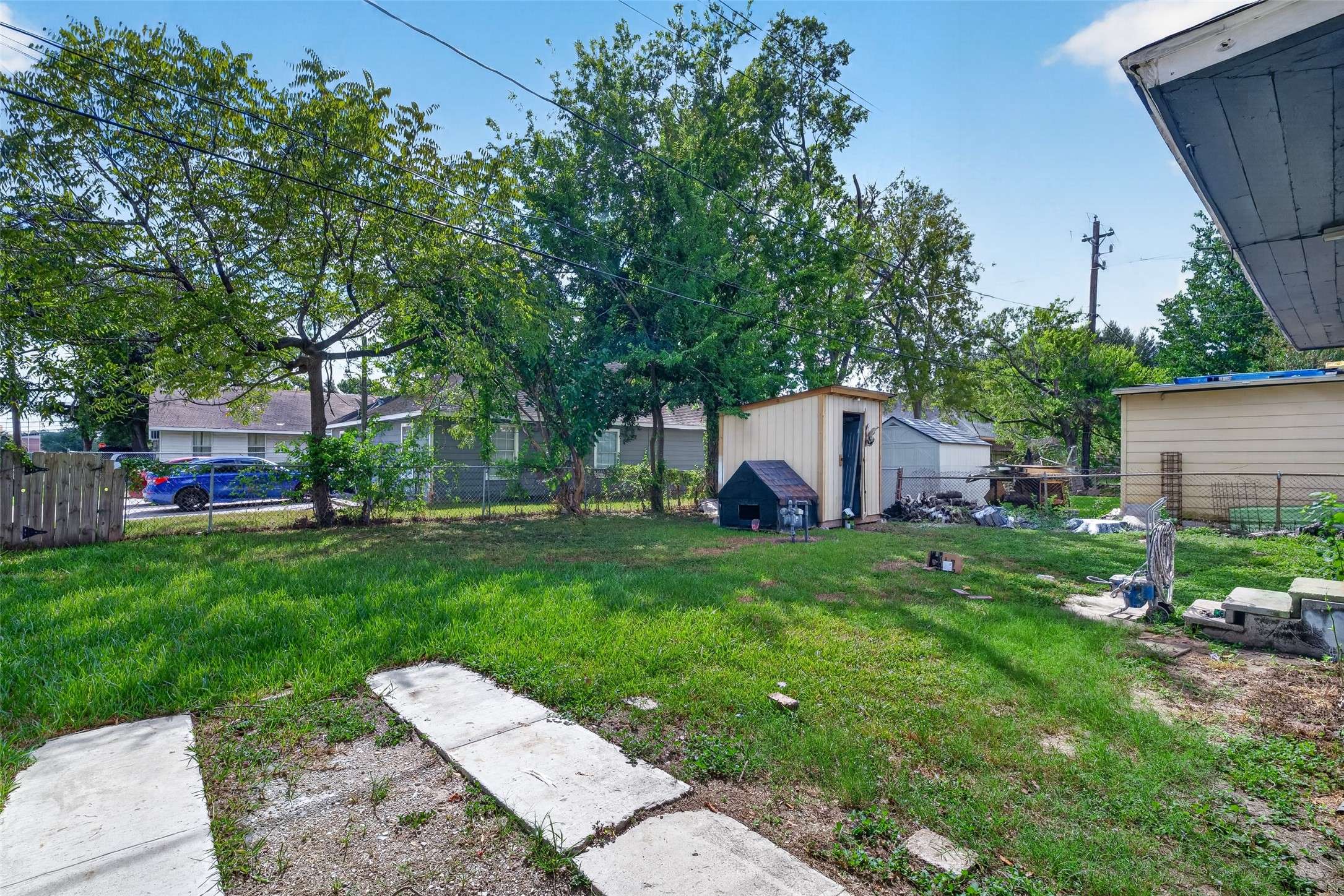 216 Eastway Street Property Photo 41