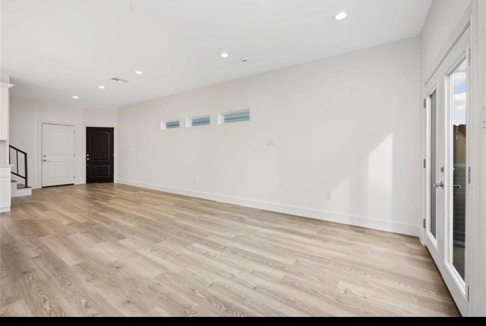 4508 Noble Street Property Photo 6