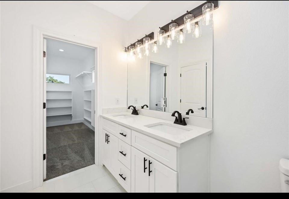 4508 Noble Street Property Photo 10