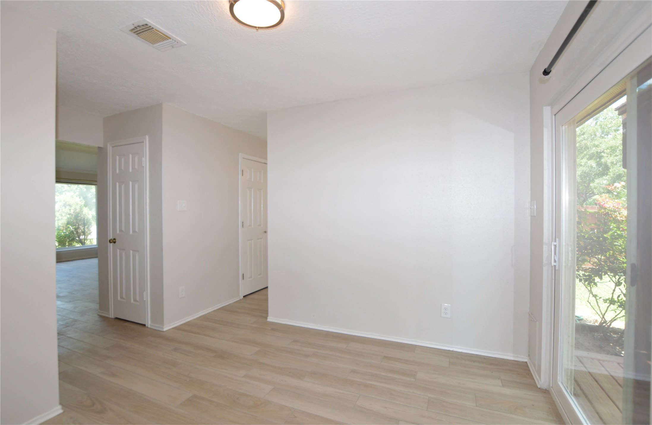 703 Flower Field Court Property Photo 11