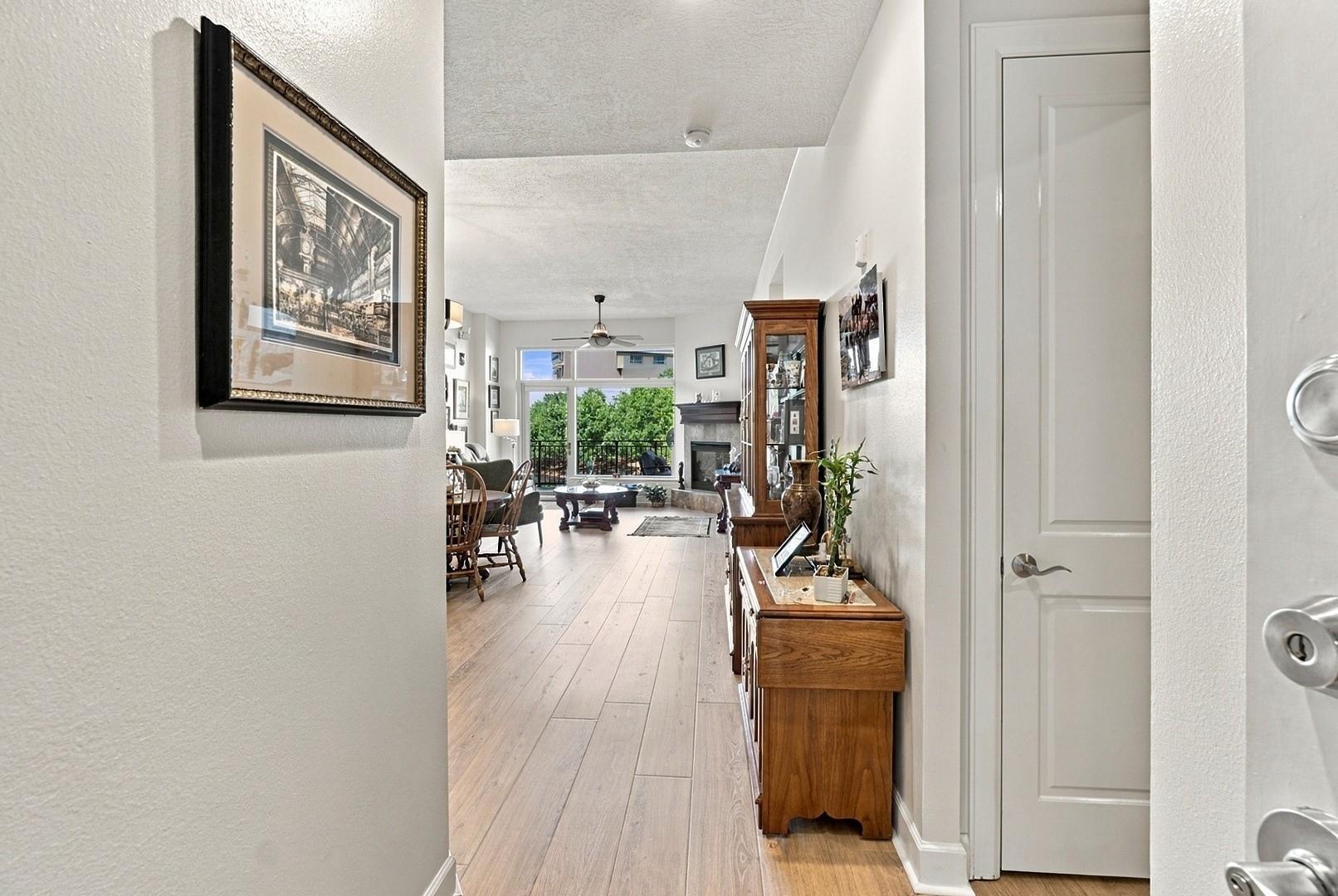 3 Waterway Court # 2d, The Woodlands Tx 77380 Property Photo 4