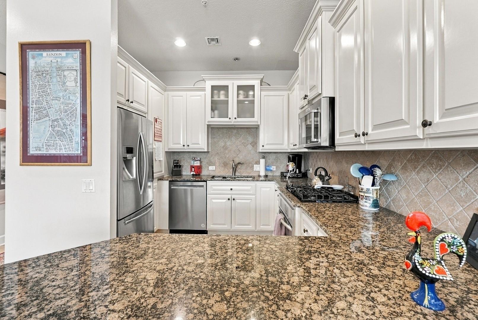 3 Waterway Court # 2d, The Woodlands Tx 77380 Property Photo 9