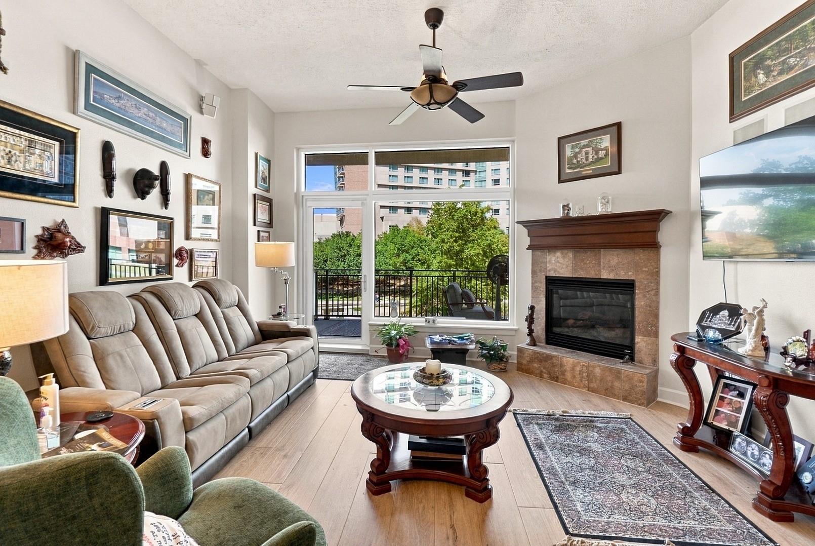 3 Waterway Court # 2d, The Woodlands Tx 77380 Property Photo 11