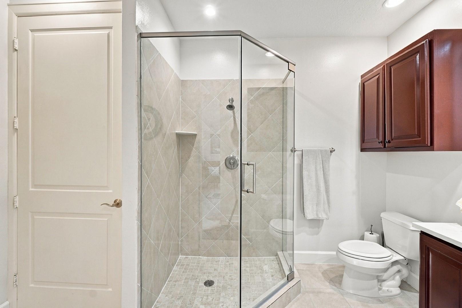 3 Waterway Court # 2d, The Woodlands Tx 77380 Property Photo 18