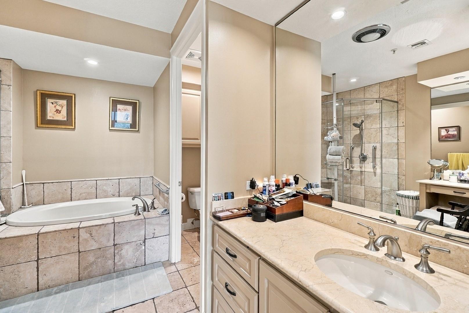 3 Waterway Court # 2d, The Woodlands Tx 77380 Property Photo 20