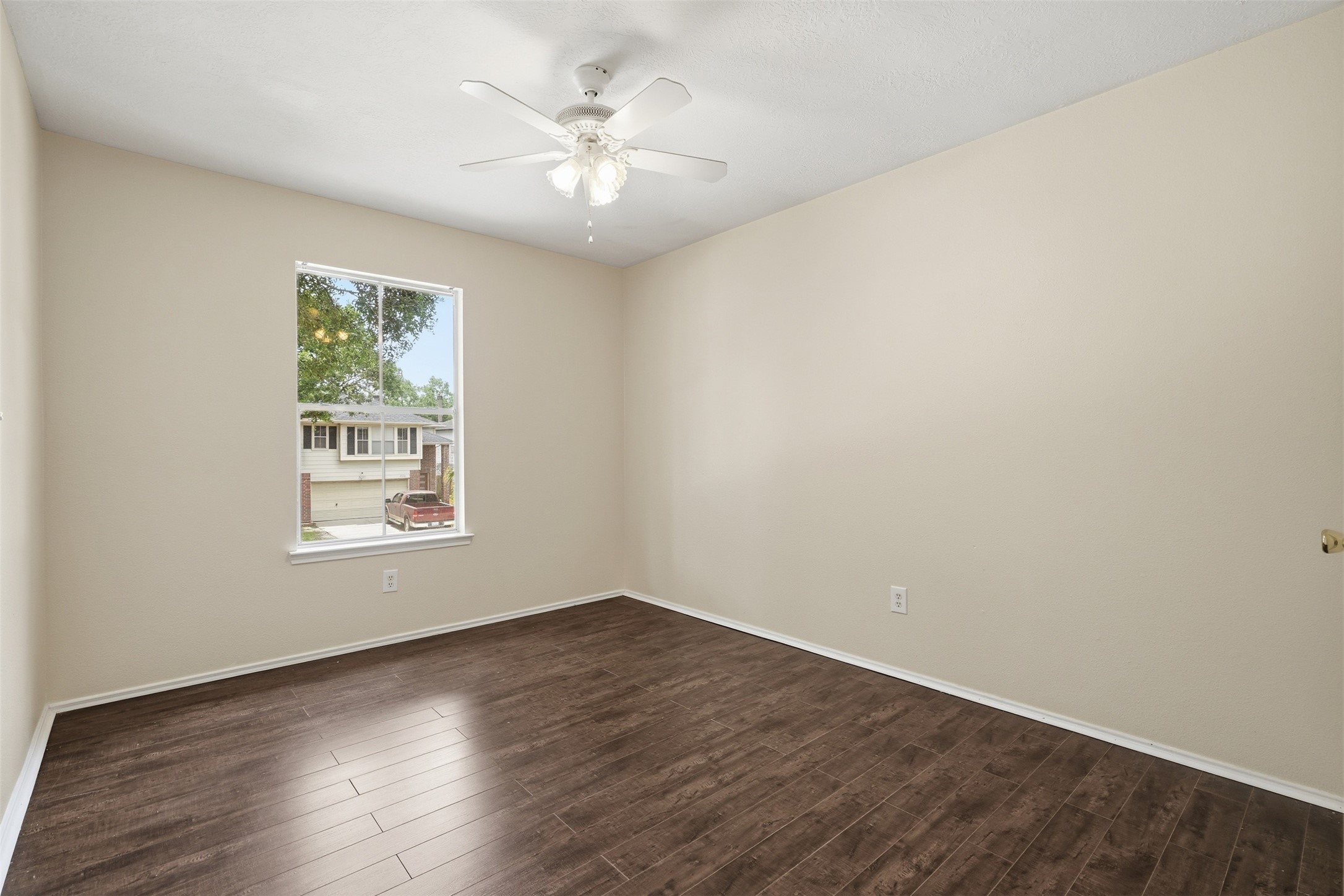 807 Oak West Drive Property Photo 11
