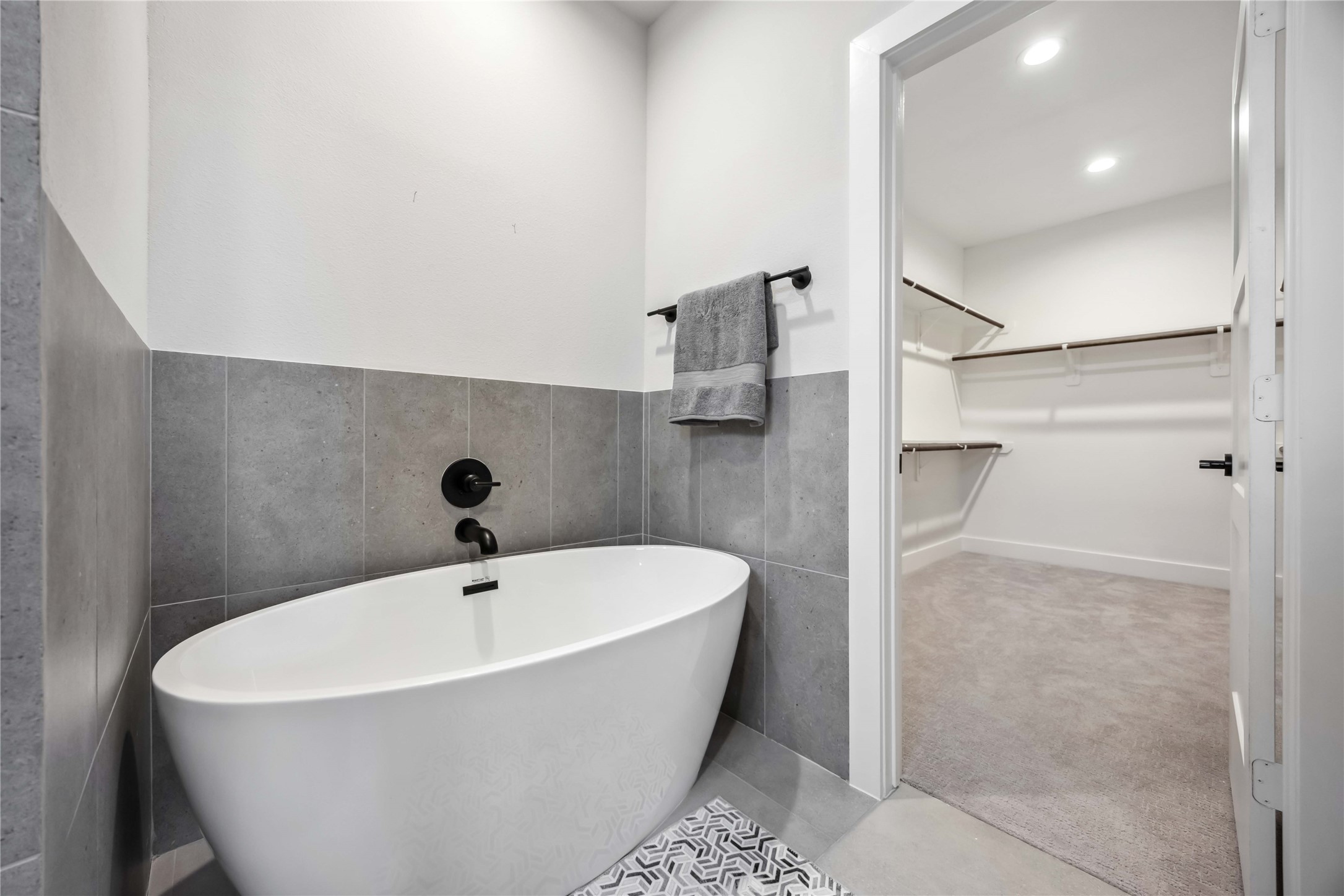 321 Charlock Street Property Photo 8