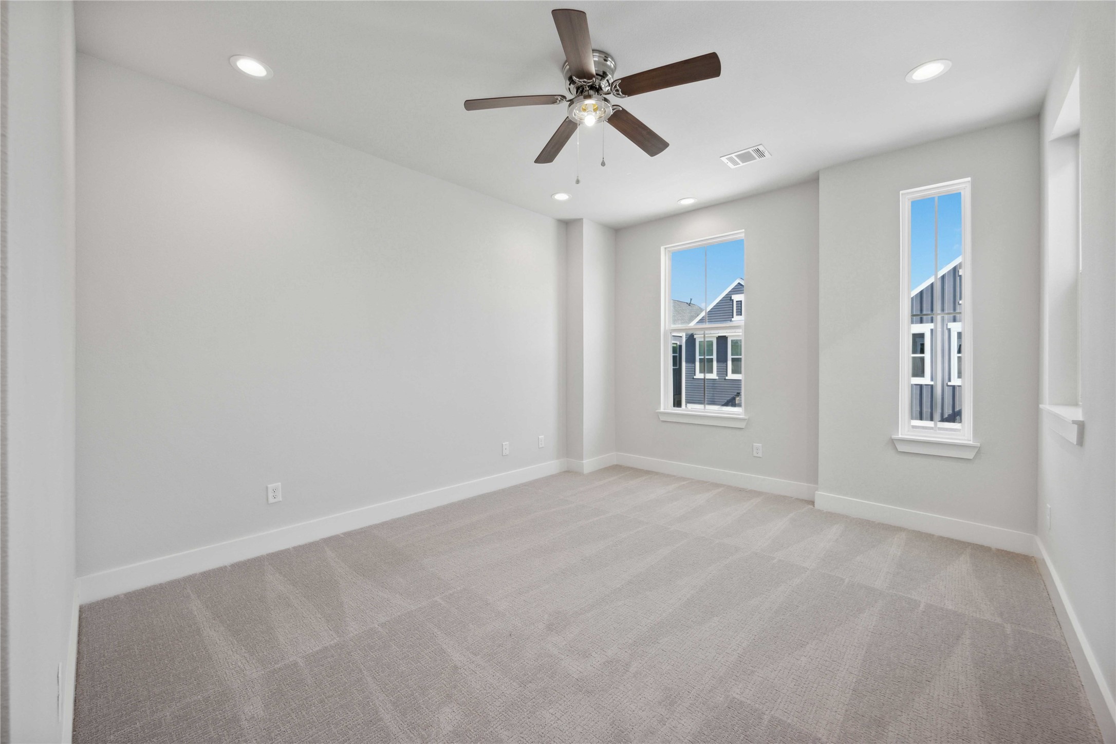 321 Charlock Street Property Photo 24