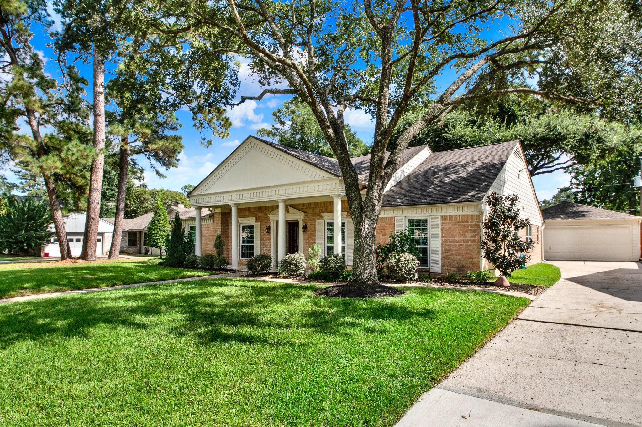 5315 Lawn Arbor Drive Property Photo 2