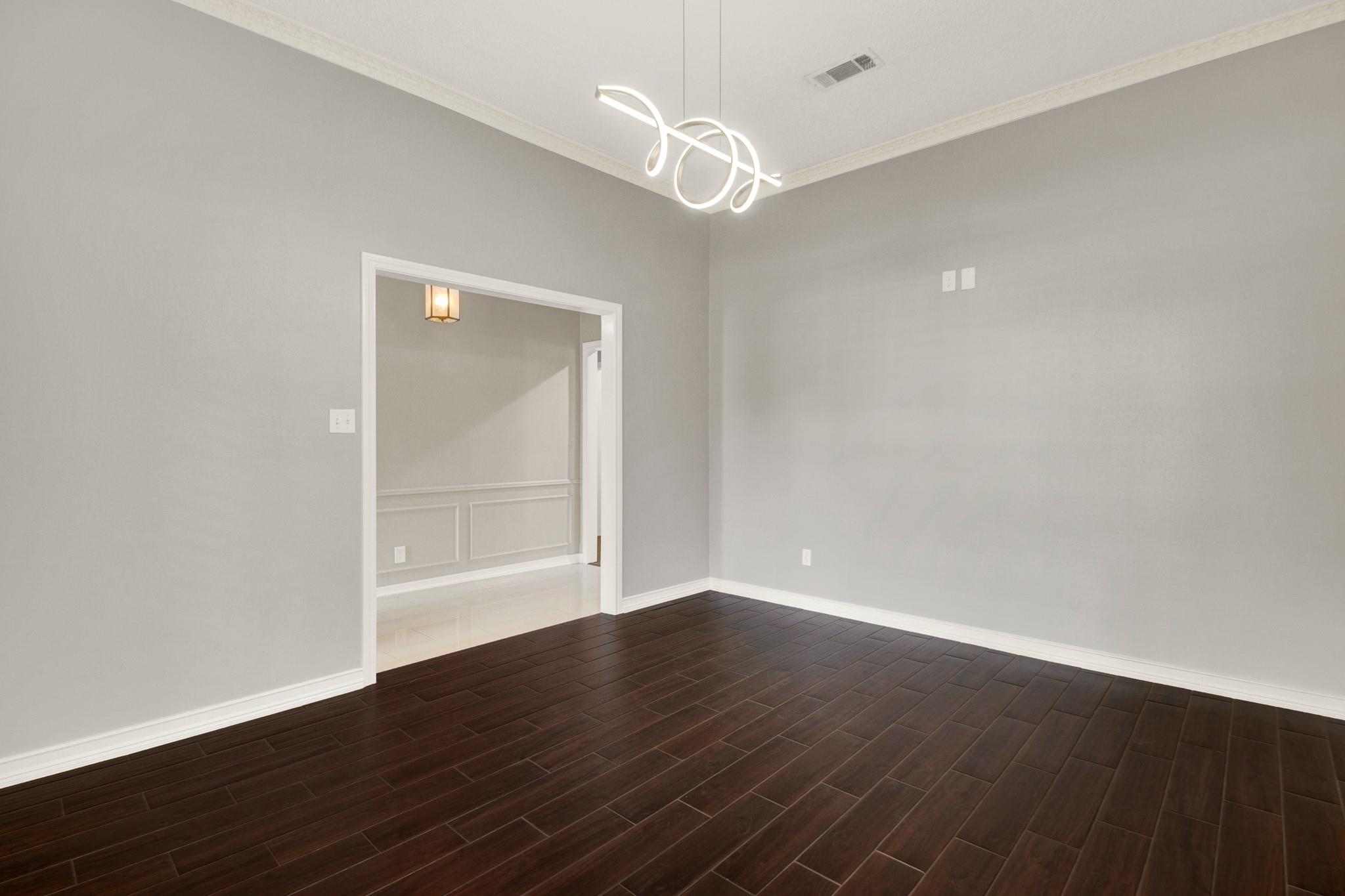 5315 Lawn Arbor Drive, Houston Tx 77066 Property Photo 8