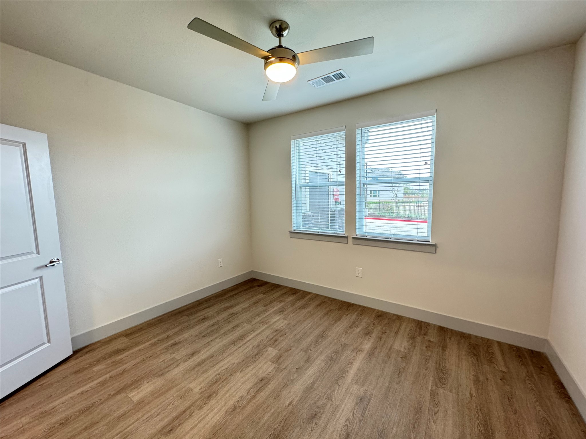 29600 Ronald Reagan Blvd 9205 Property Photo 4