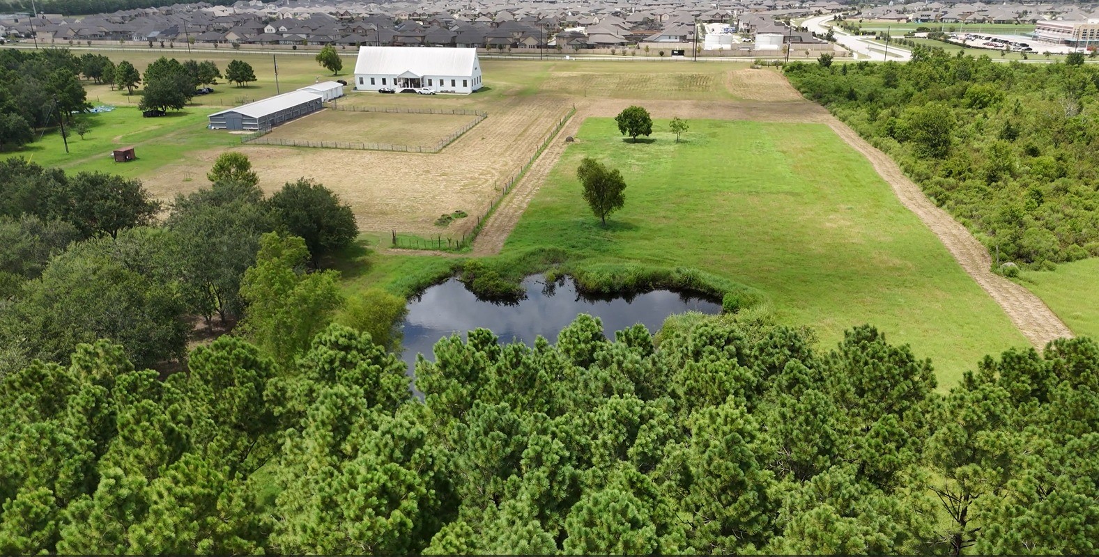 1200 Davenport Parkway Property Photo 3