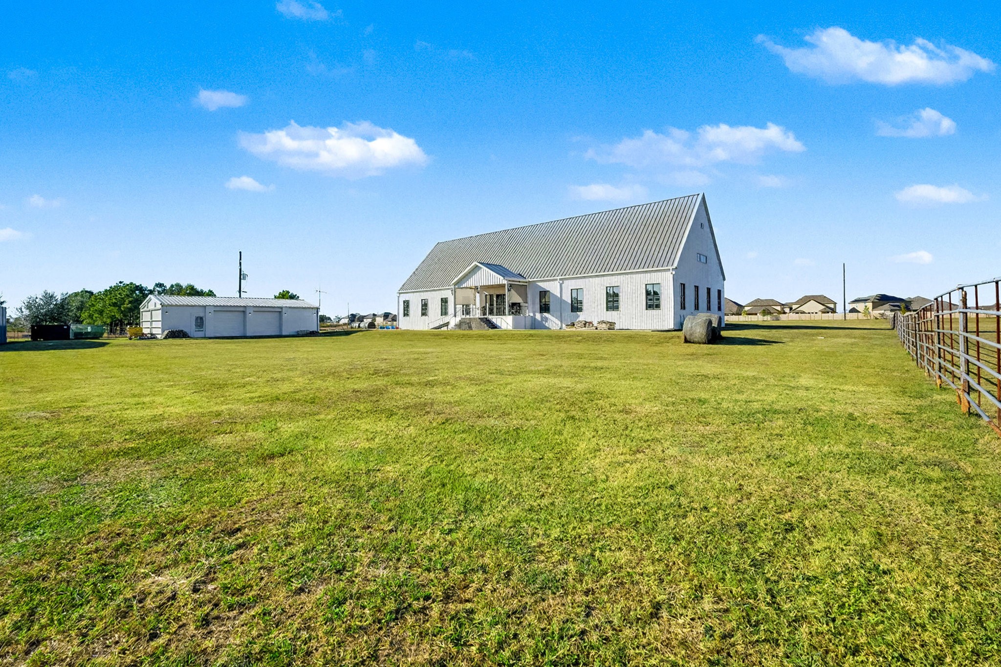 1200 Davenport Parkway Property Photo 6