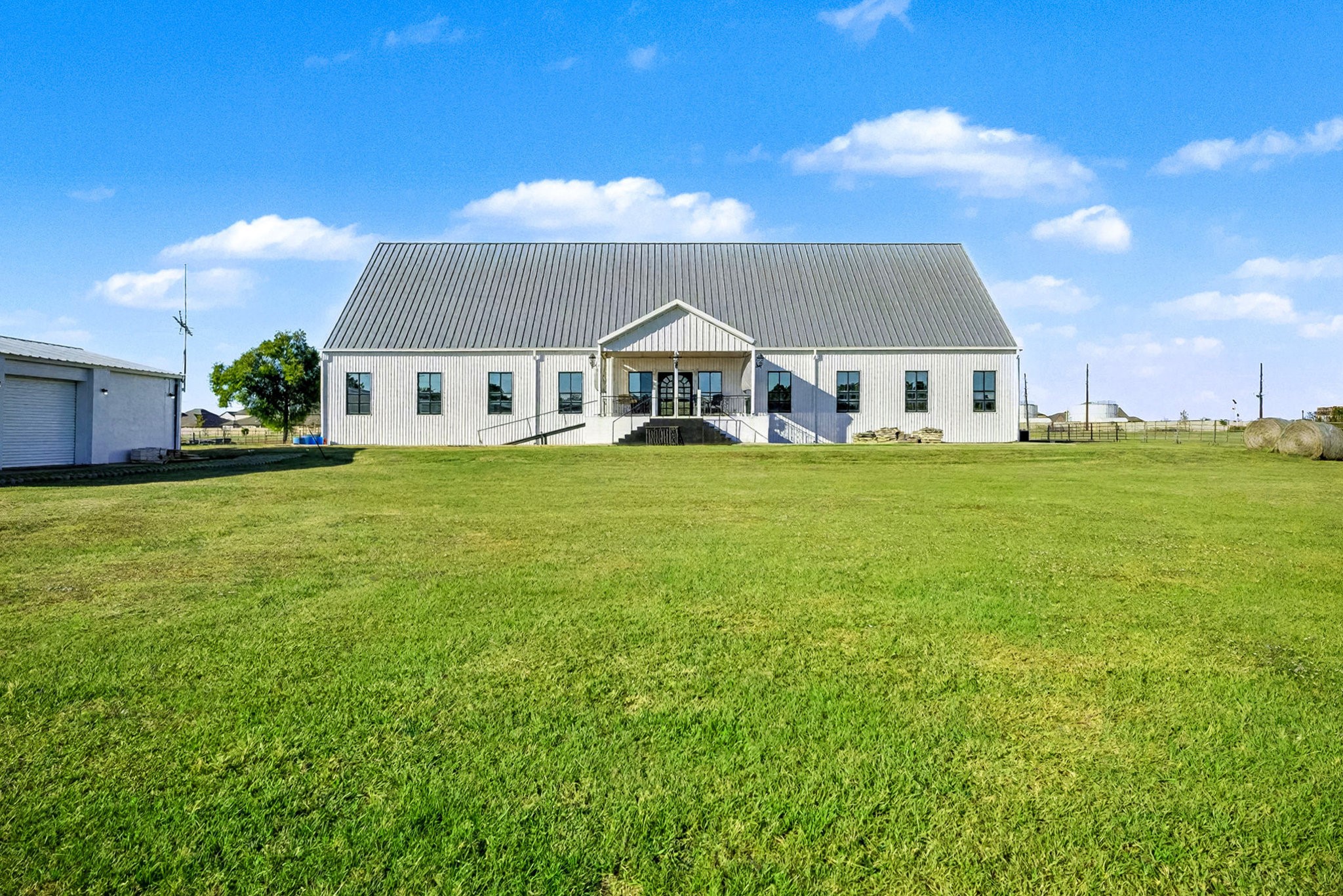 1200 Davenport Parkway Property Photo 8