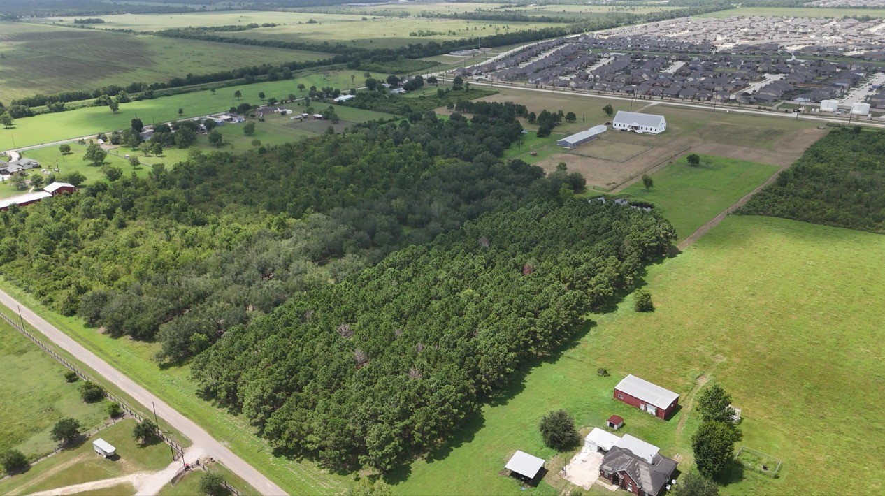 1200 Davenport Parkway Property Photo 18