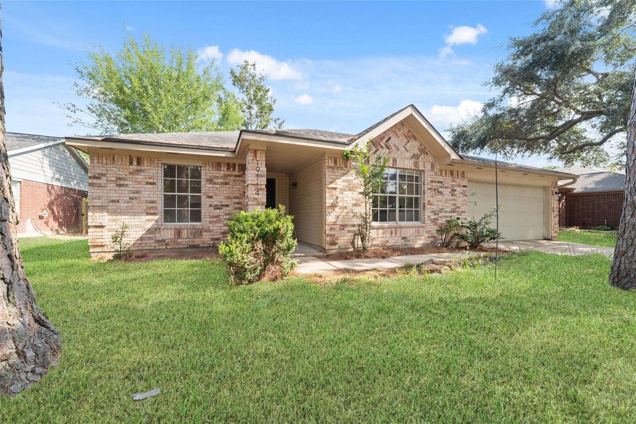 19114 Indian Grass Drive Property Photo 1