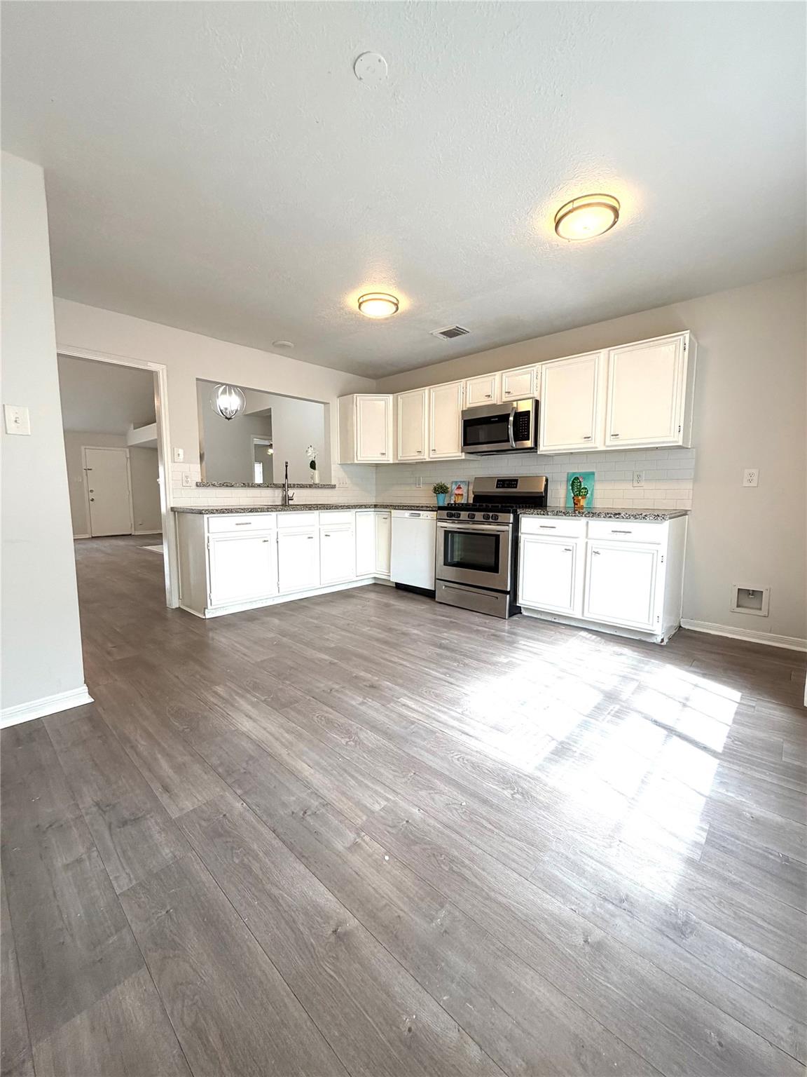 19114 Indian Grass Drive Property Photo 8