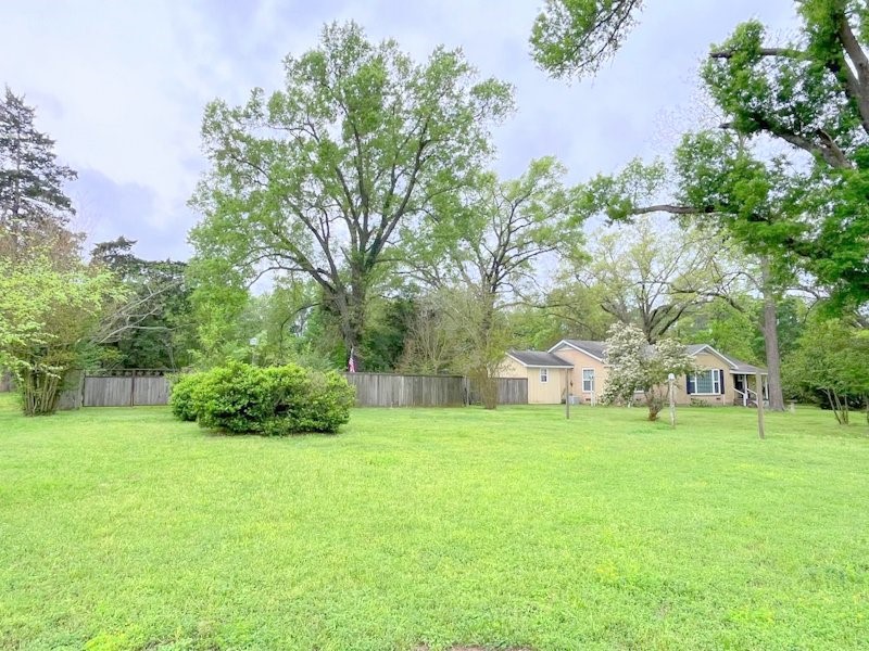 2301 E Houston Avenue Property Photo