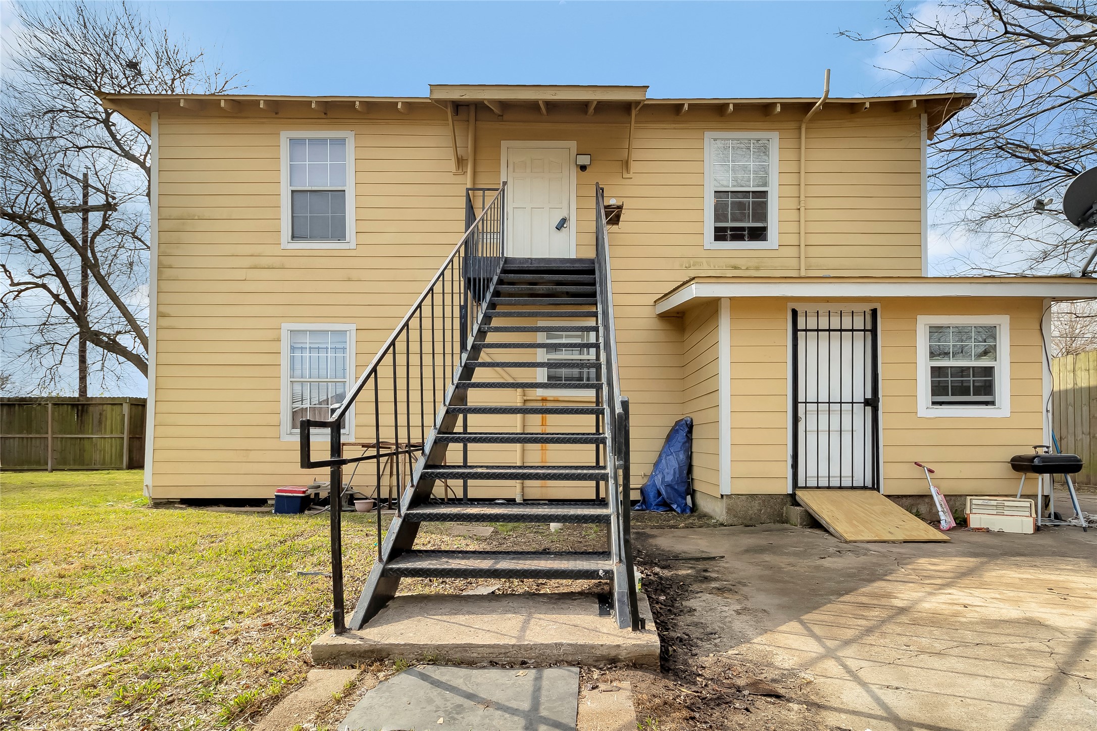 4233 Dupont Street A Property Photo 1