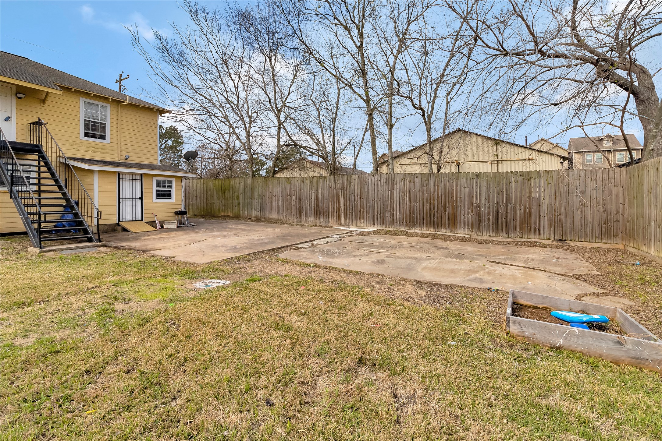 4233 Dupont Street A Property Photo 11
