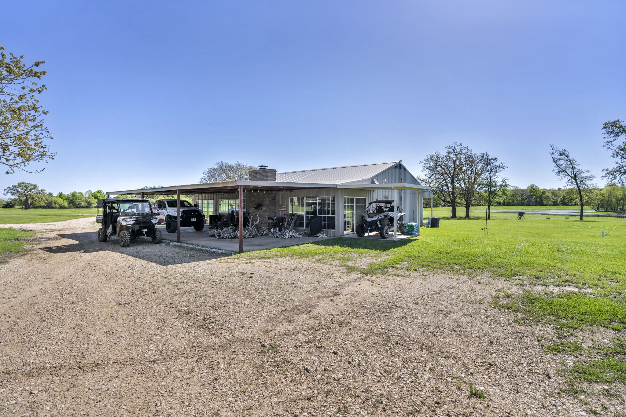 1692 E Highway 79 Property Photo 8