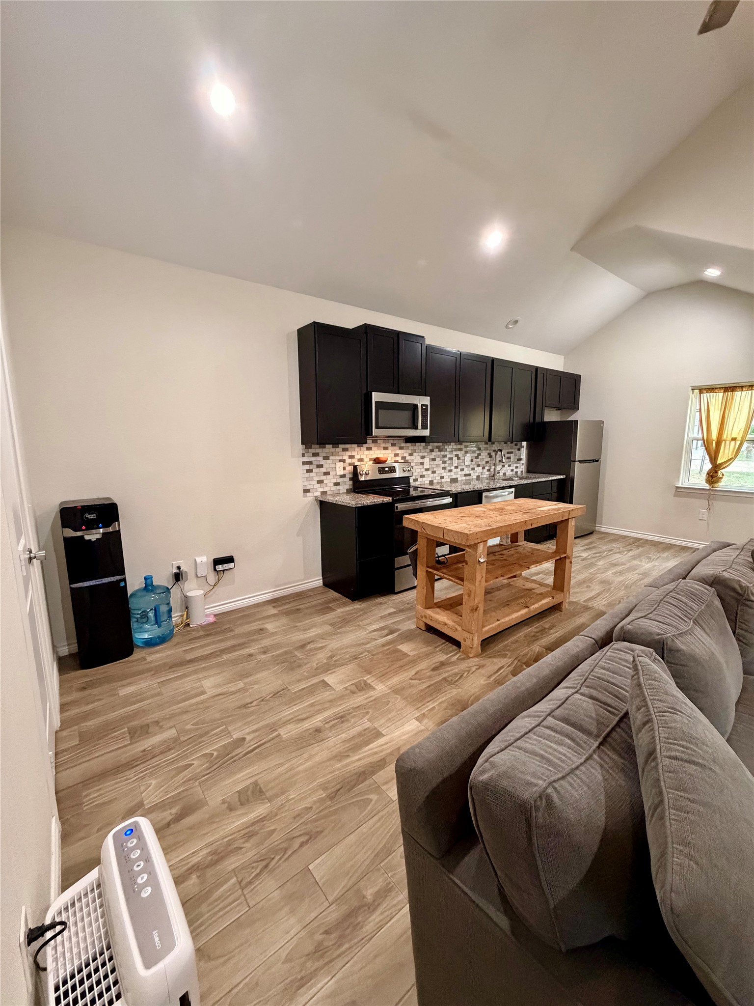 16601 E Ivanhoe Property Photo 4