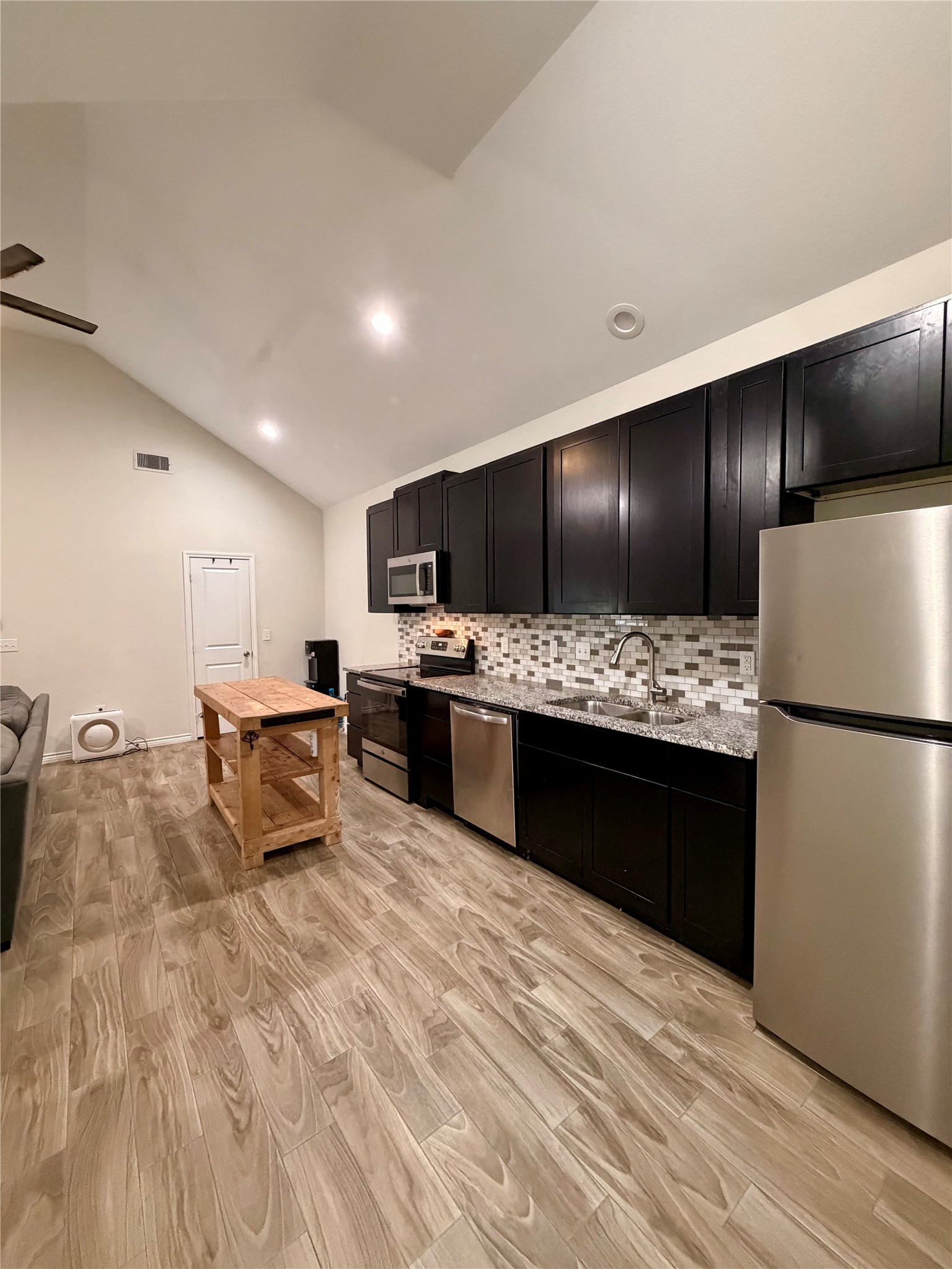 16601 E Ivanhoe Property Photo 7