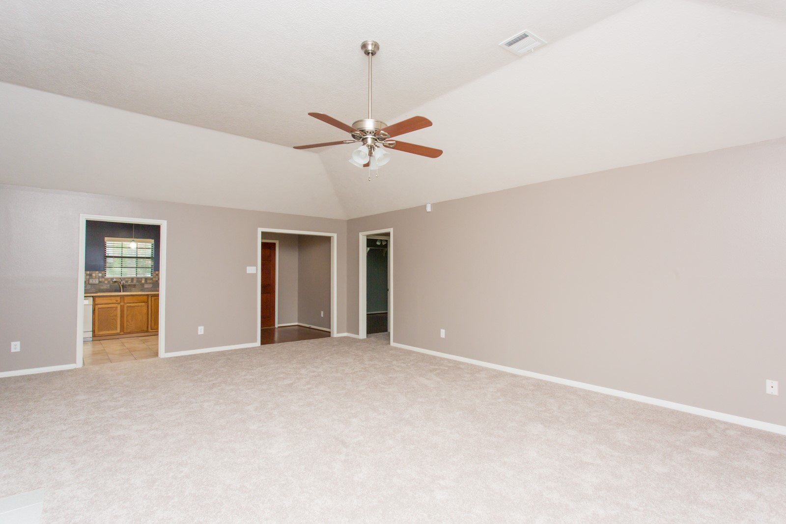 5007 Oaksedge Lane Property Photo 6