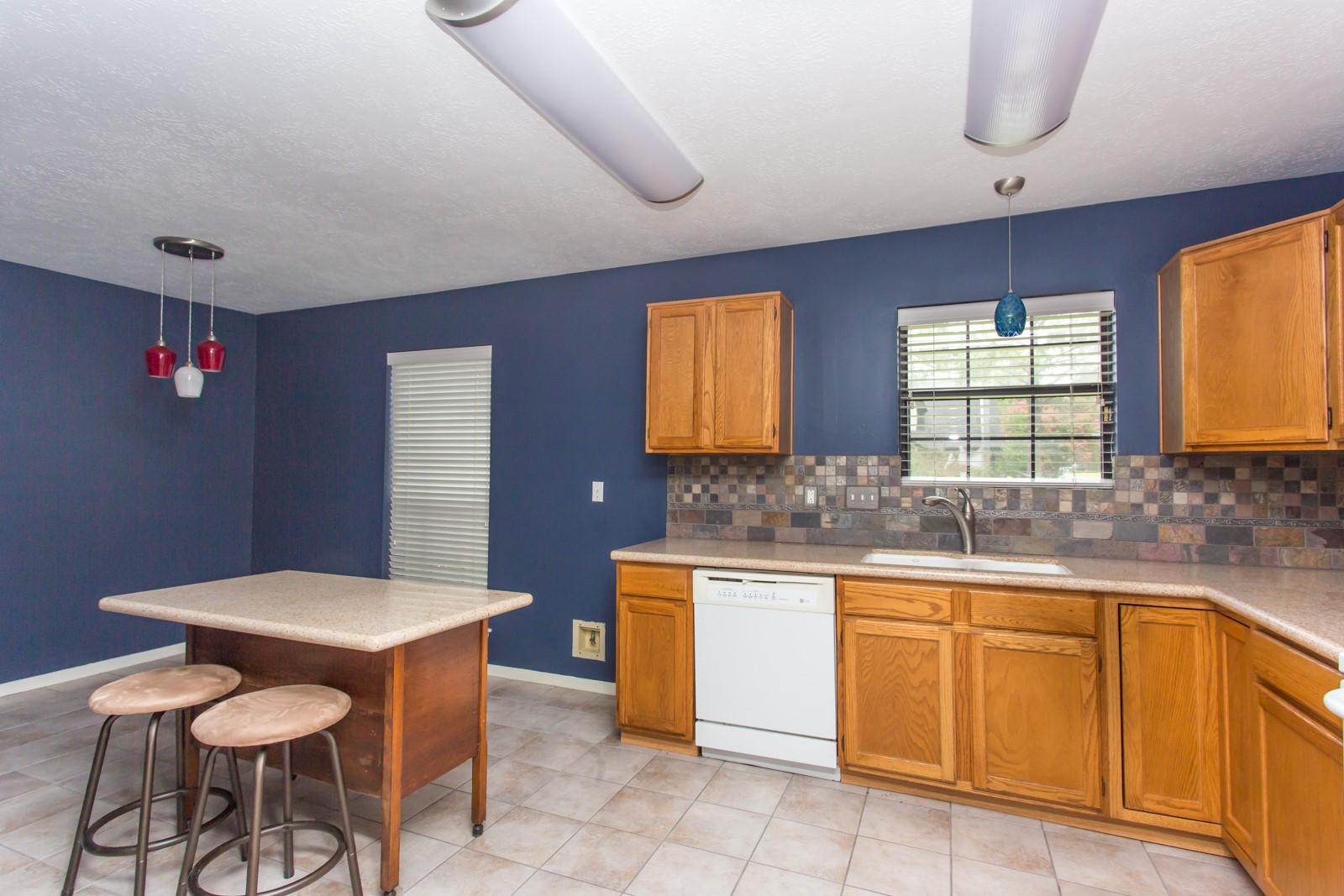 5007 Oaksedge Lane Property Photo 9
