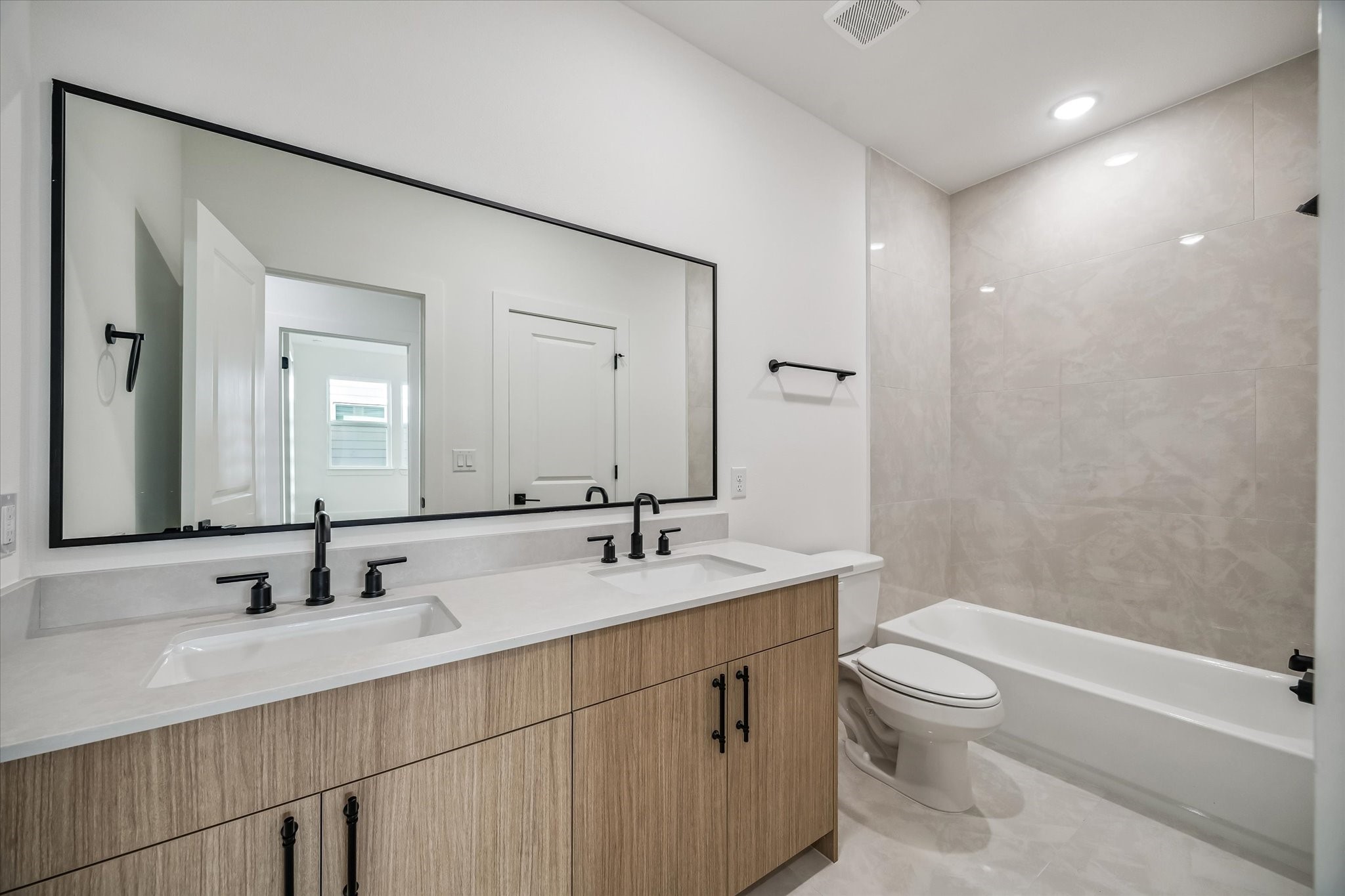 734 Curtin Street Property Photo 20