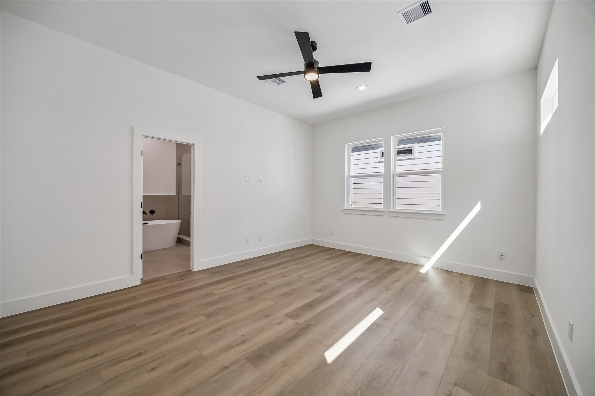 734 Curtin Street Property Photo 22