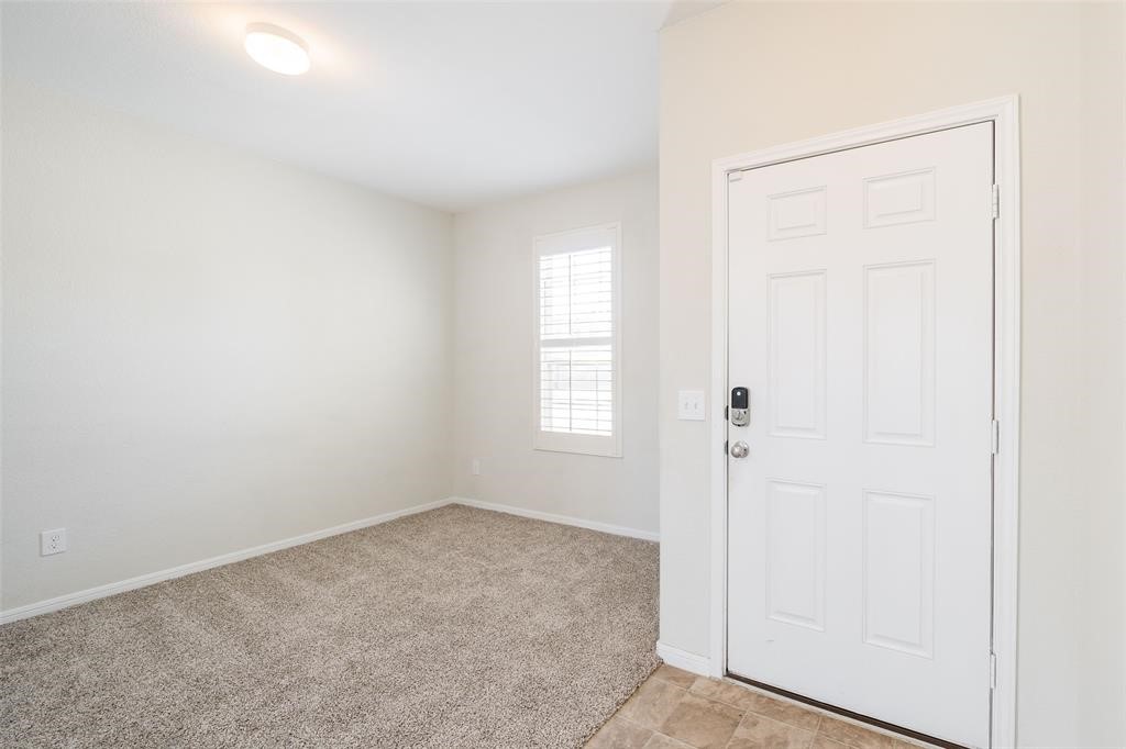 15810 Mountain Willow Way Property Photo 3