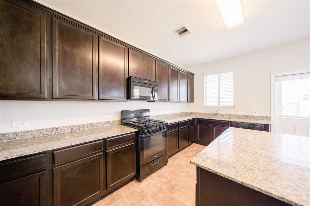 15810 Mountain Willow Way Property Photo 6