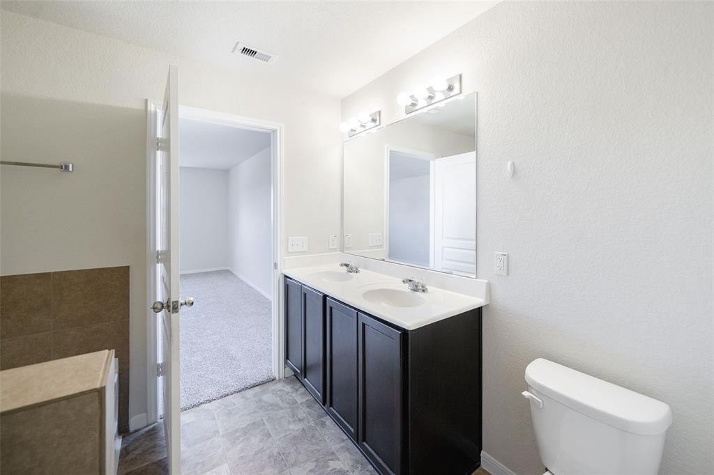 15810 Mountain Willow Way Property Photo 13