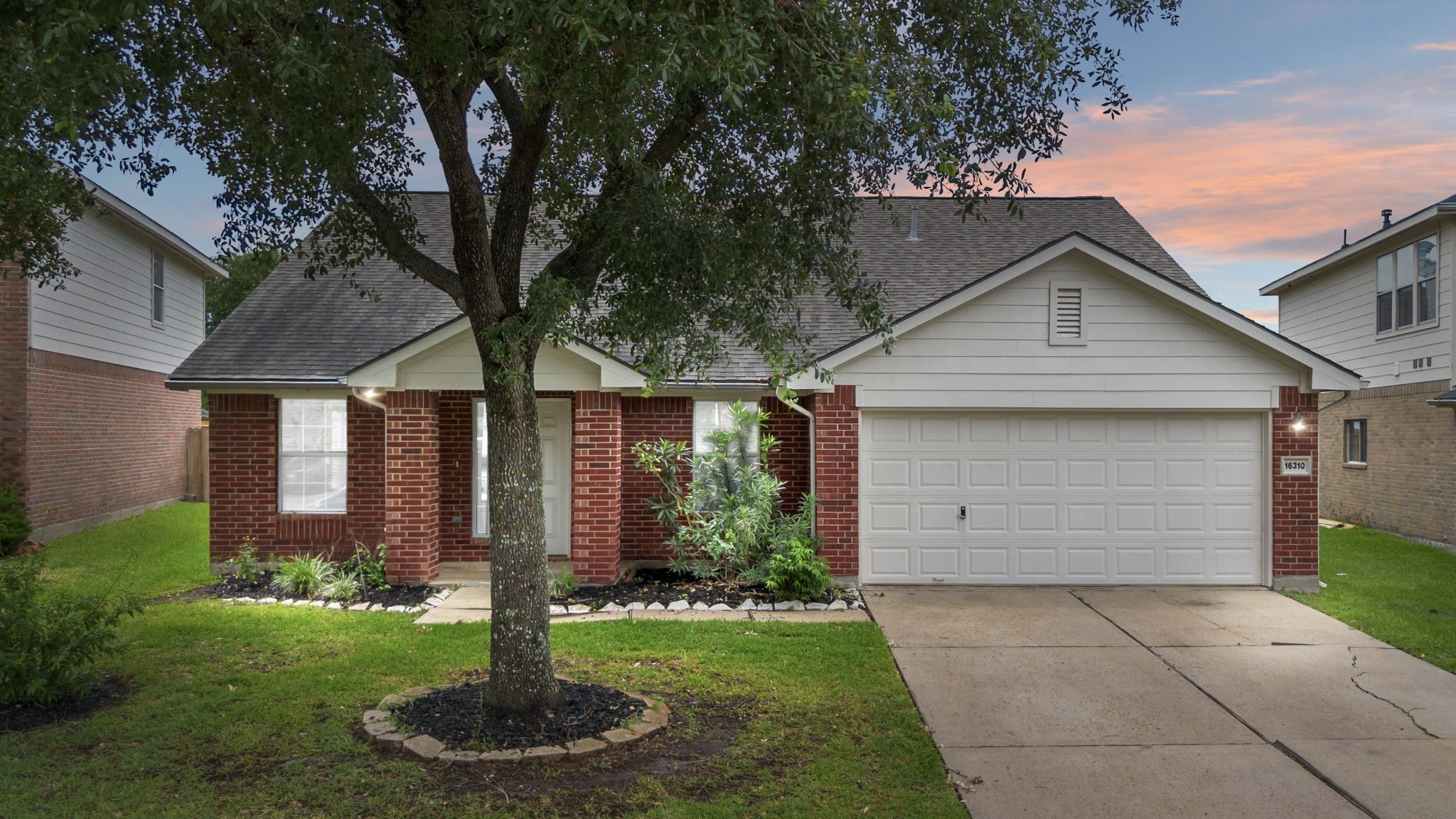 16310 Autumn Leigh Drive Property Photo 1