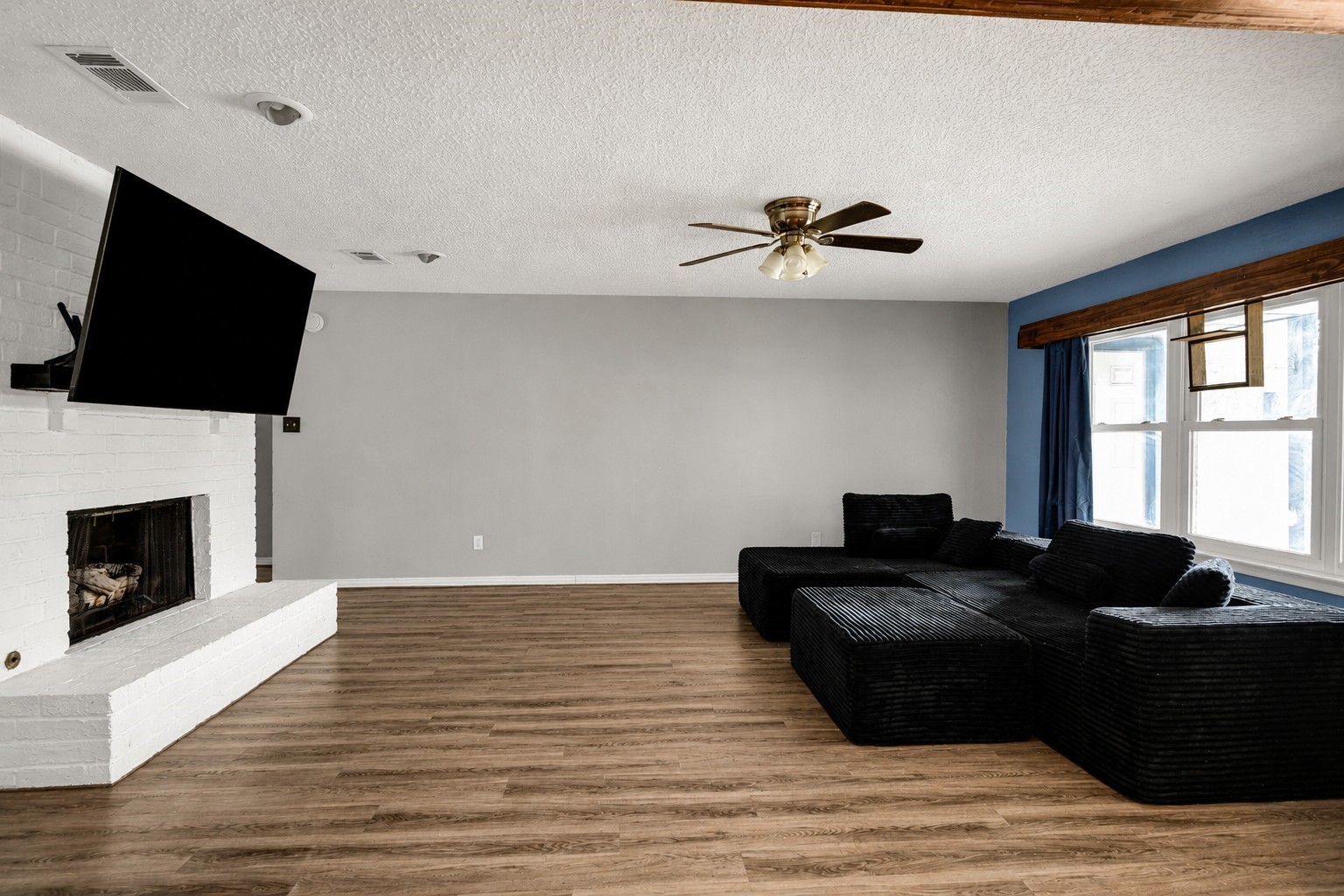 48 Ranch House Loop Property Photo 3
