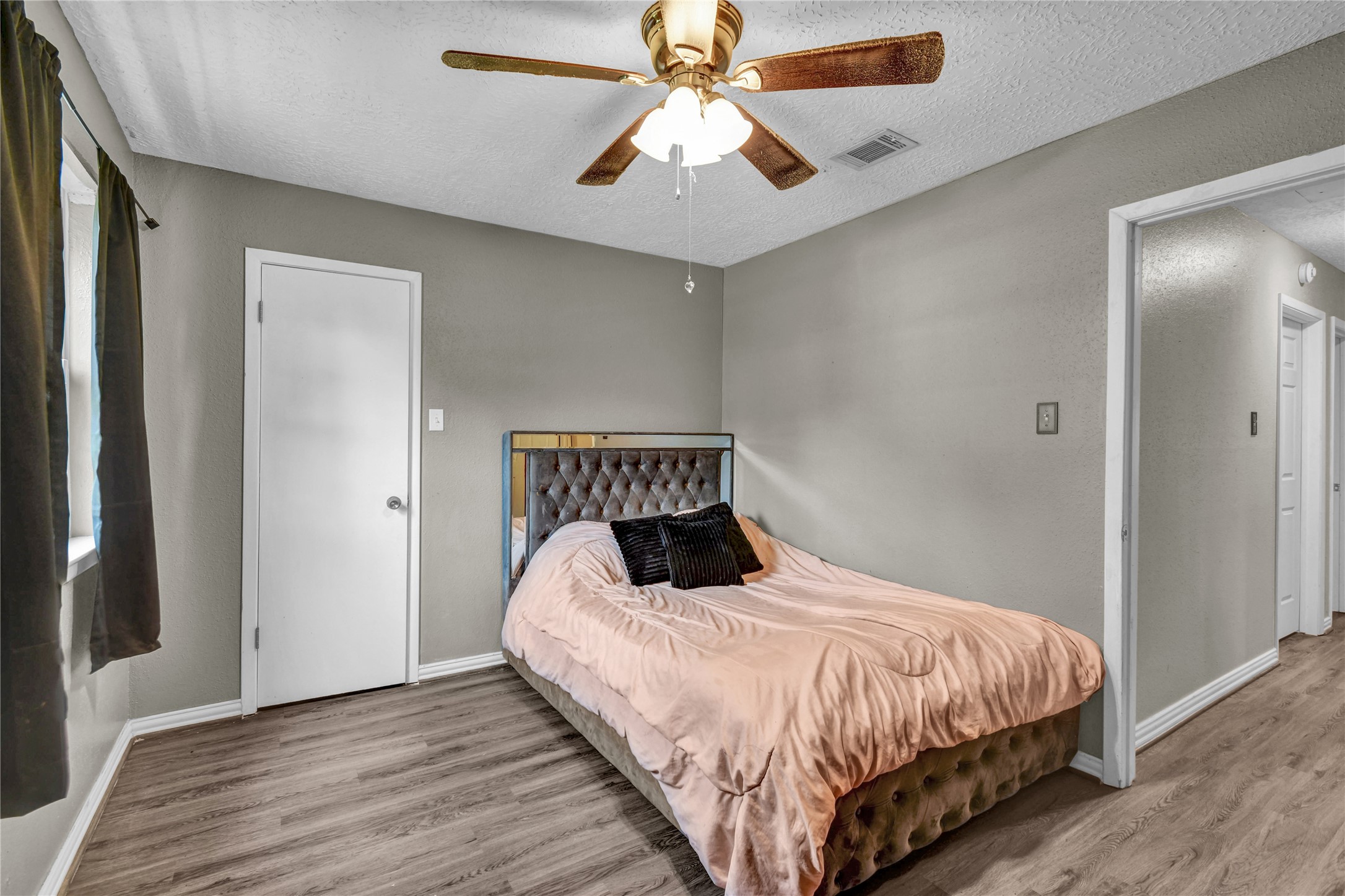 48 Ranch House Loop Property Photo 13